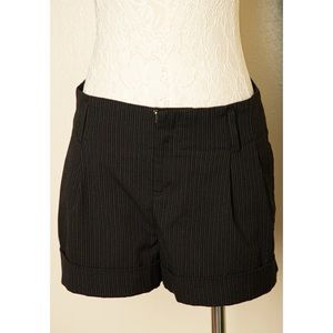 Vintage - Pinstripe Black & White Shorts Size Medium